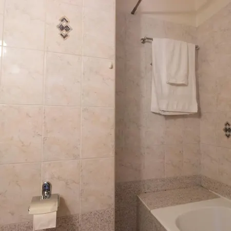 & Peaceful 2br *