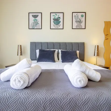 Apartment & Peaceful 2br *