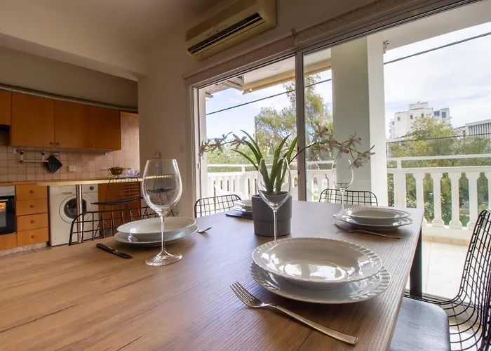 & Peaceful 2br Apartment *