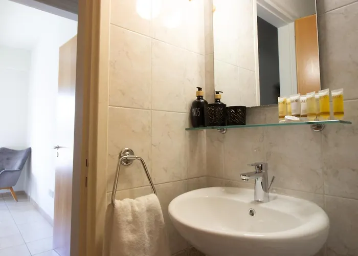 & Peaceful 2br Appartement